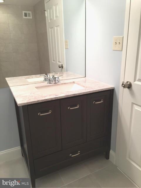 IDYLWOOD TOWERS - Residential Lease