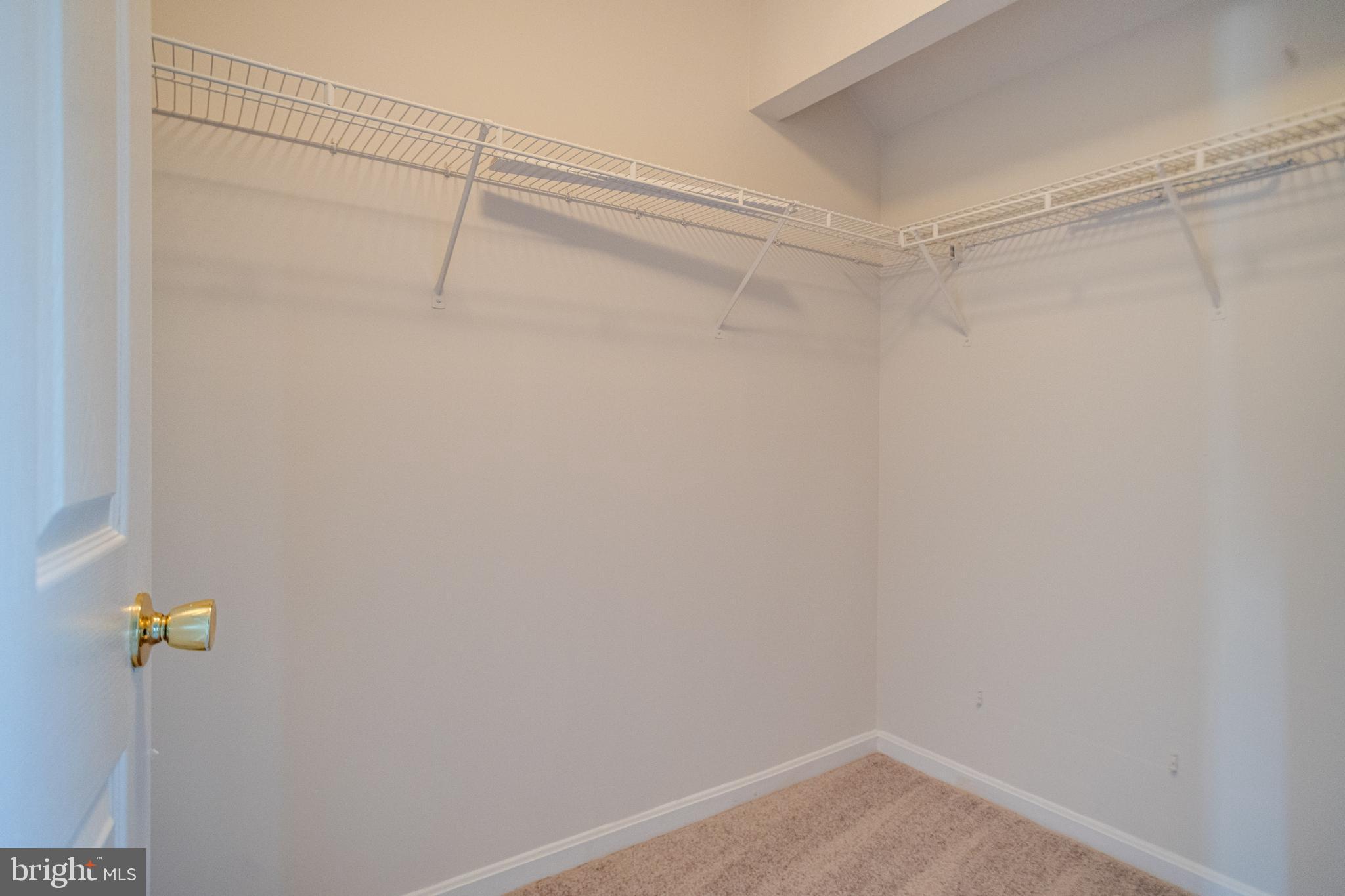 ROLLING VIEW - Residential