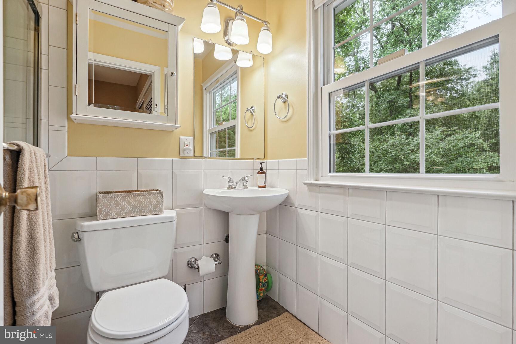 SUTTON PLACE - Residential Lease