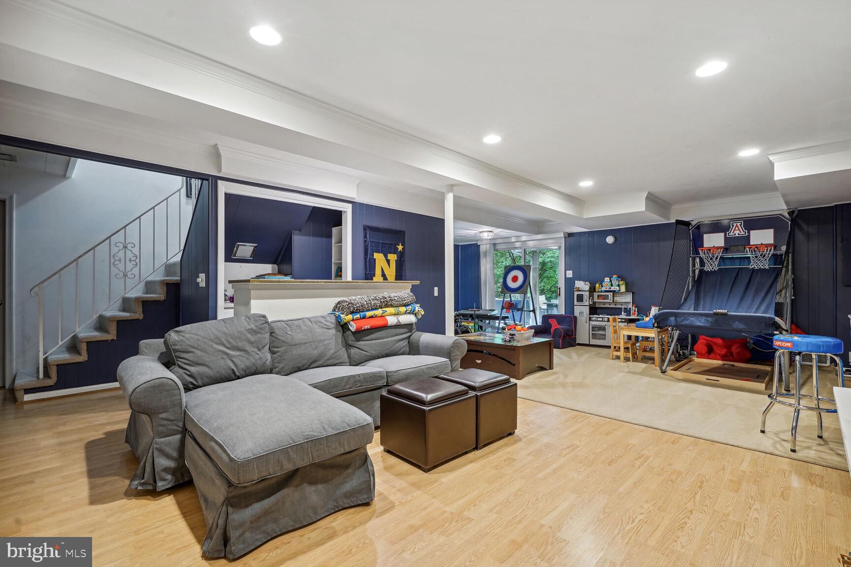 SUTTON PLACE - Residential Lease