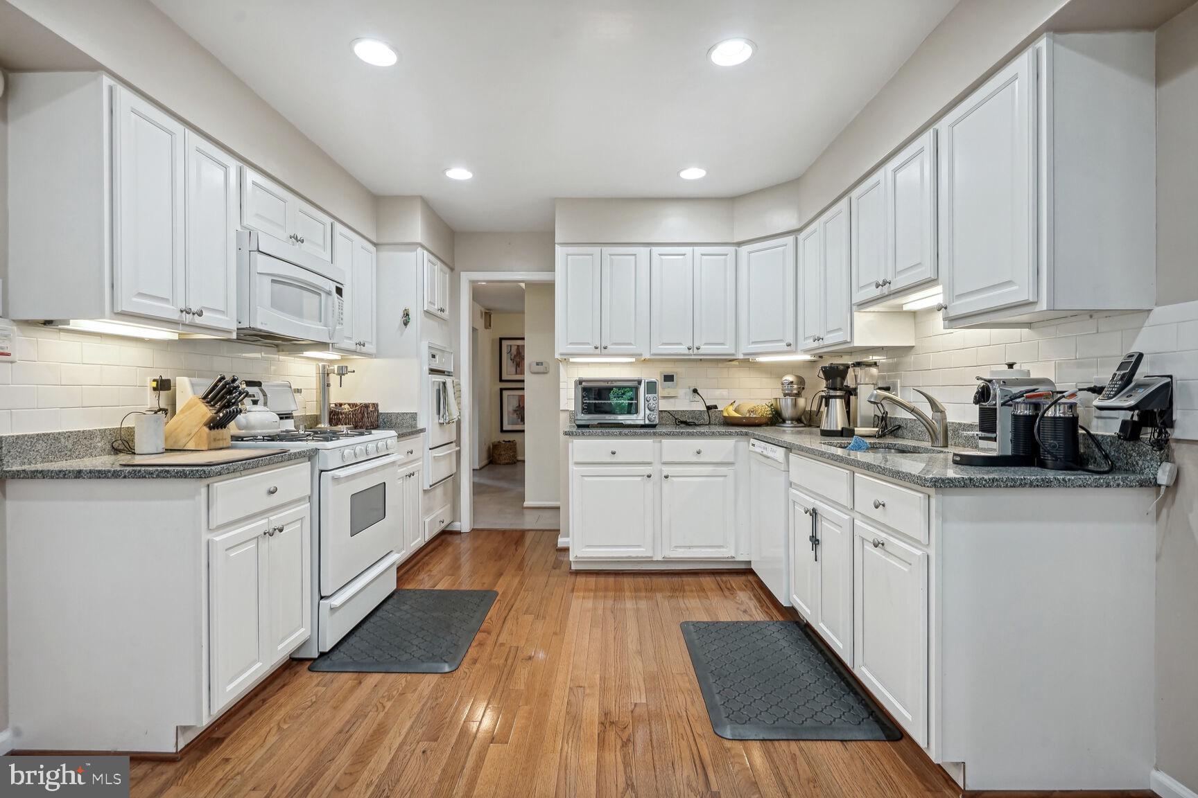 SUTTON PLACE - Residential Lease