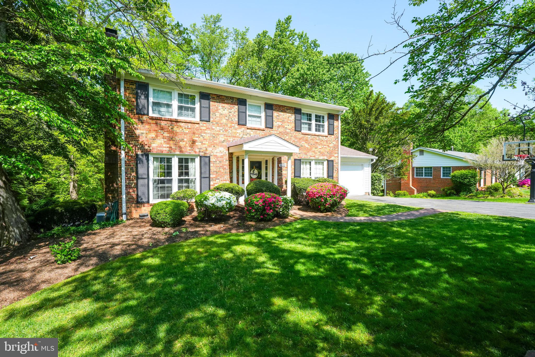 SUTTON PLACE - Residential Lease