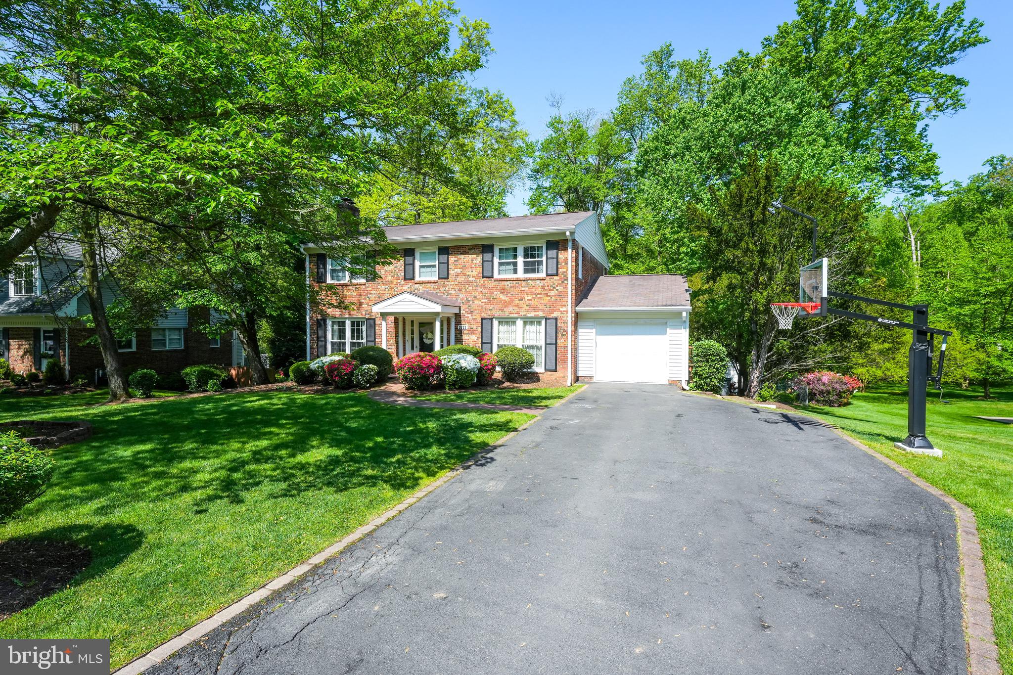 SUTTON PLACE - Residential Lease