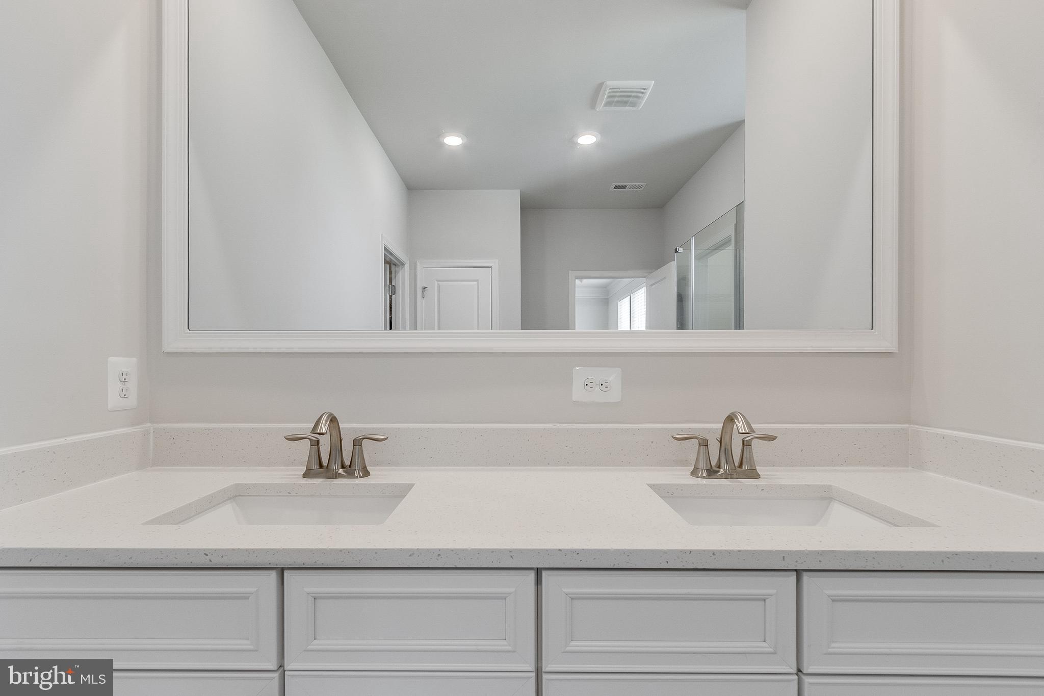 PLANTATION LAKES - Residential