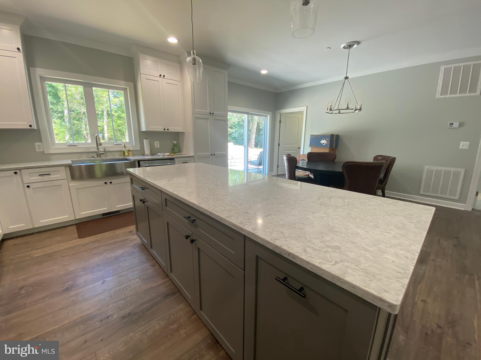 DUKES RETREAT - Residential