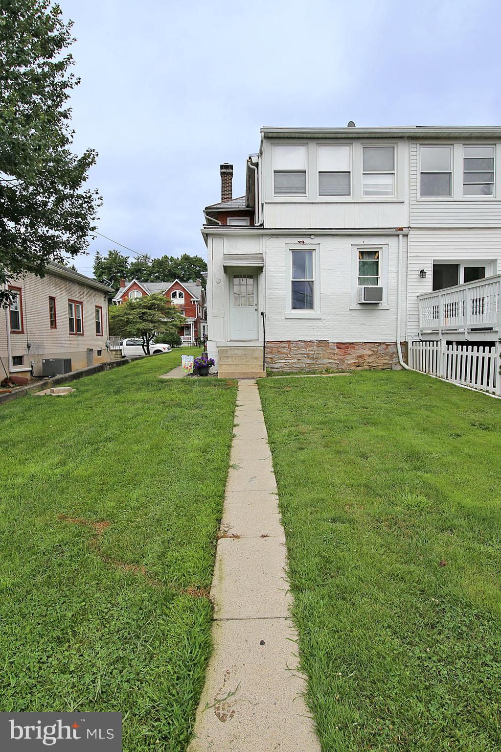 422 S 12TH STREET