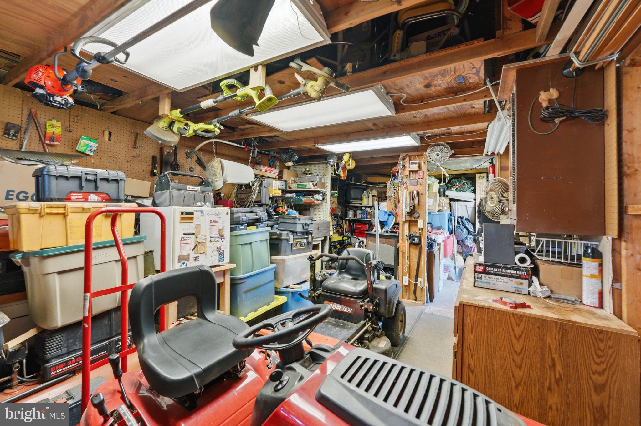 THOMSON ESTATES - Residential