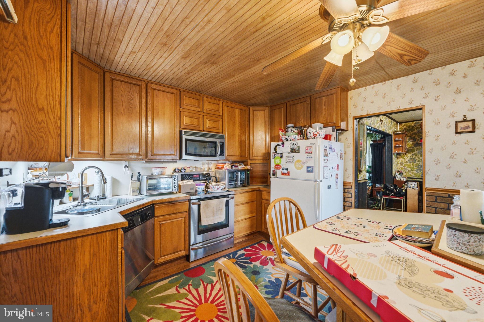 THOMSON ESTATES - Residential