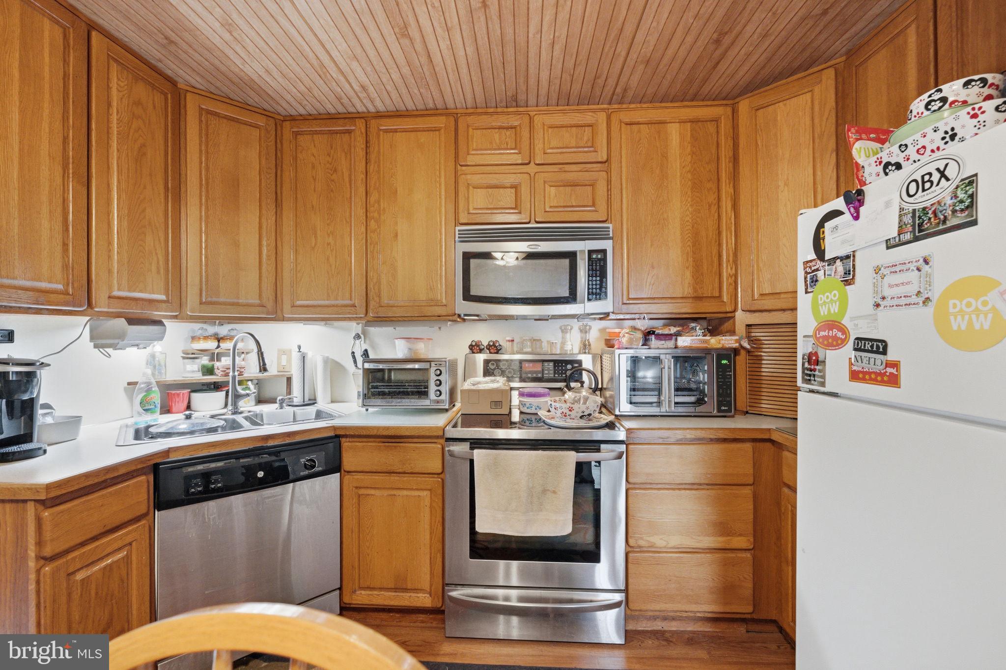 THOMSON ESTATES - Residential