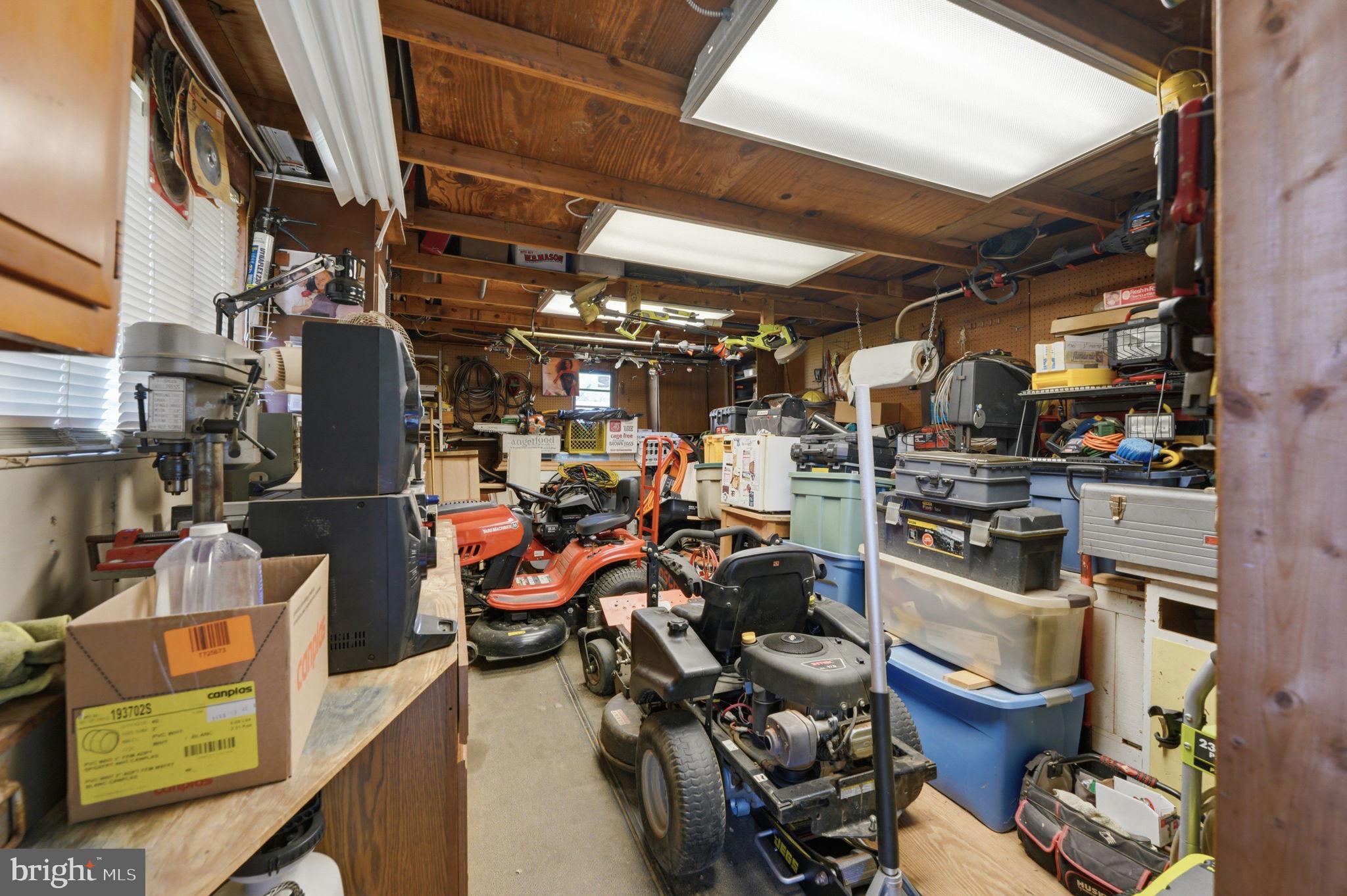 THOMSON ESTATES - Residential