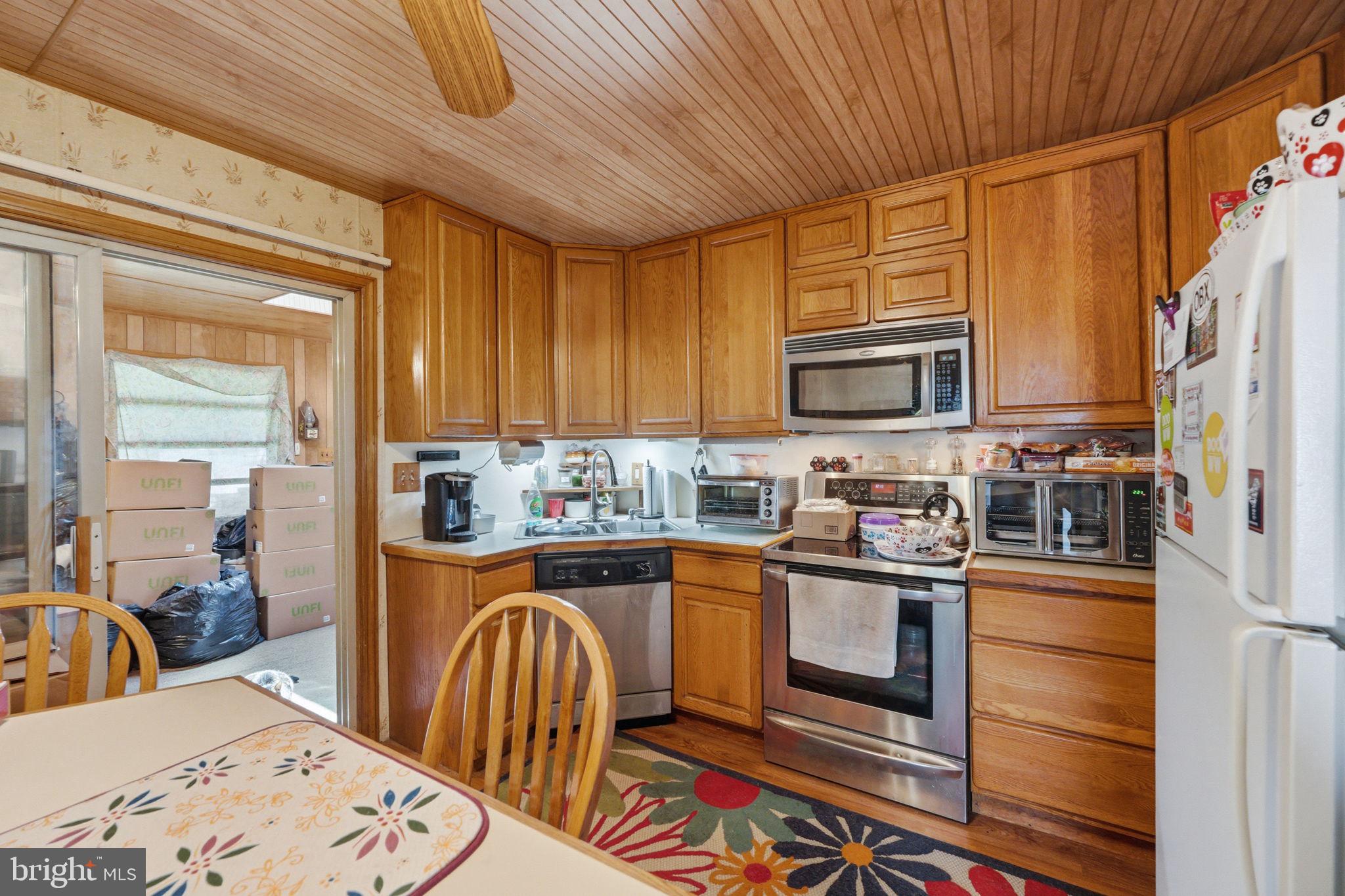 THOMSON ESTATES - Residential