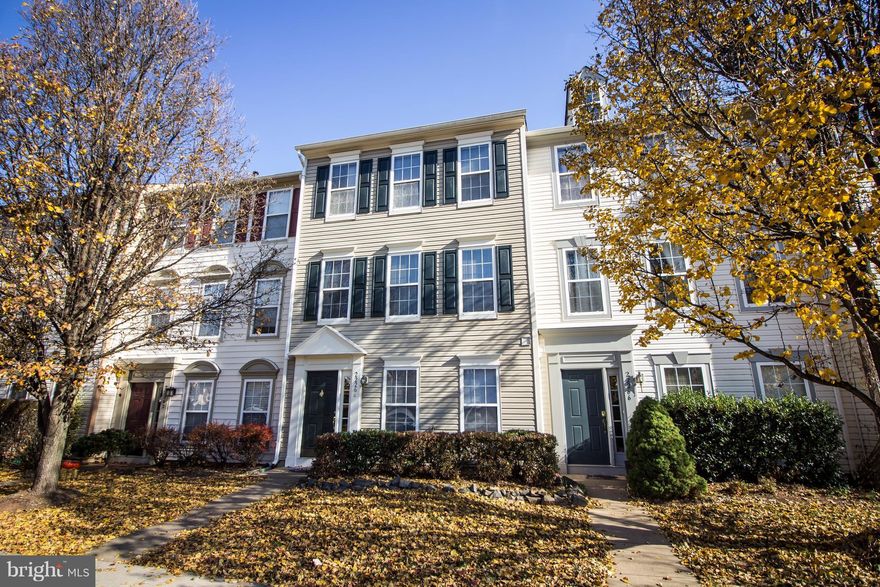 GORGEOUS & BEAUTIFUL 3 LEVEL TOWN HOUSE WITH WALK OUT BASEMENT. NEW PAINT, NEW HARDWOOD FLOORS, NEWER BATH AND KITCHEN. VERY CLOSE TO DULLES INTL AIRPORT, ROUTE 28, DULLES TOLL RD, DC, PENTAGON, DULLES TOWN CENTER, LIBRARY, SHOPPING CENTERS, AIR SPACE MUSEUM, AND IN A NICE SCHOOL ZONE AND GREAT LOCATION. VERY SOON WILL HAVE DULLES METRO STATION FOR EASY DC ACCESS. MUST COME AND SEE.  DONT MISS IT