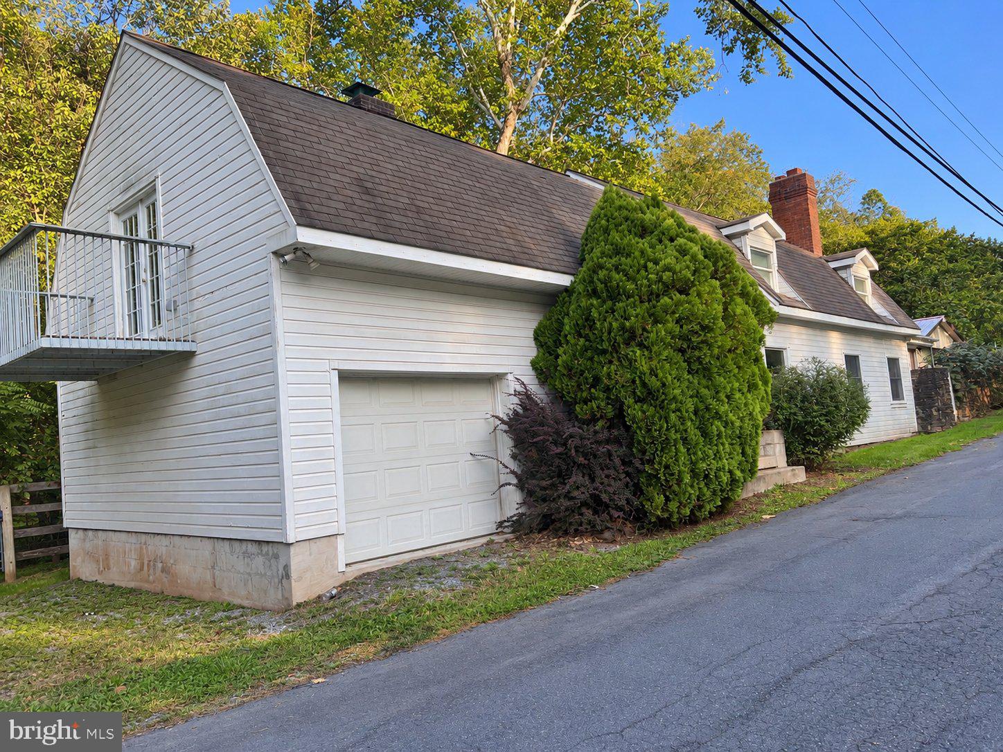 41 ORCHARD LANE