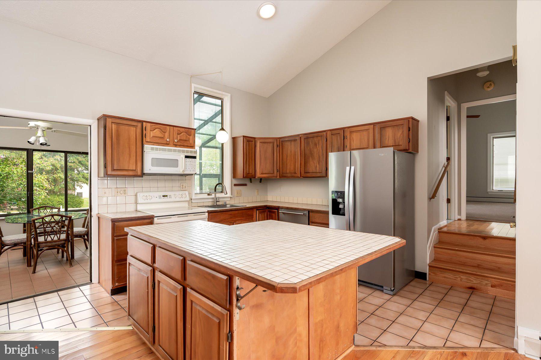 HILLSMERE ESTATES - Residential