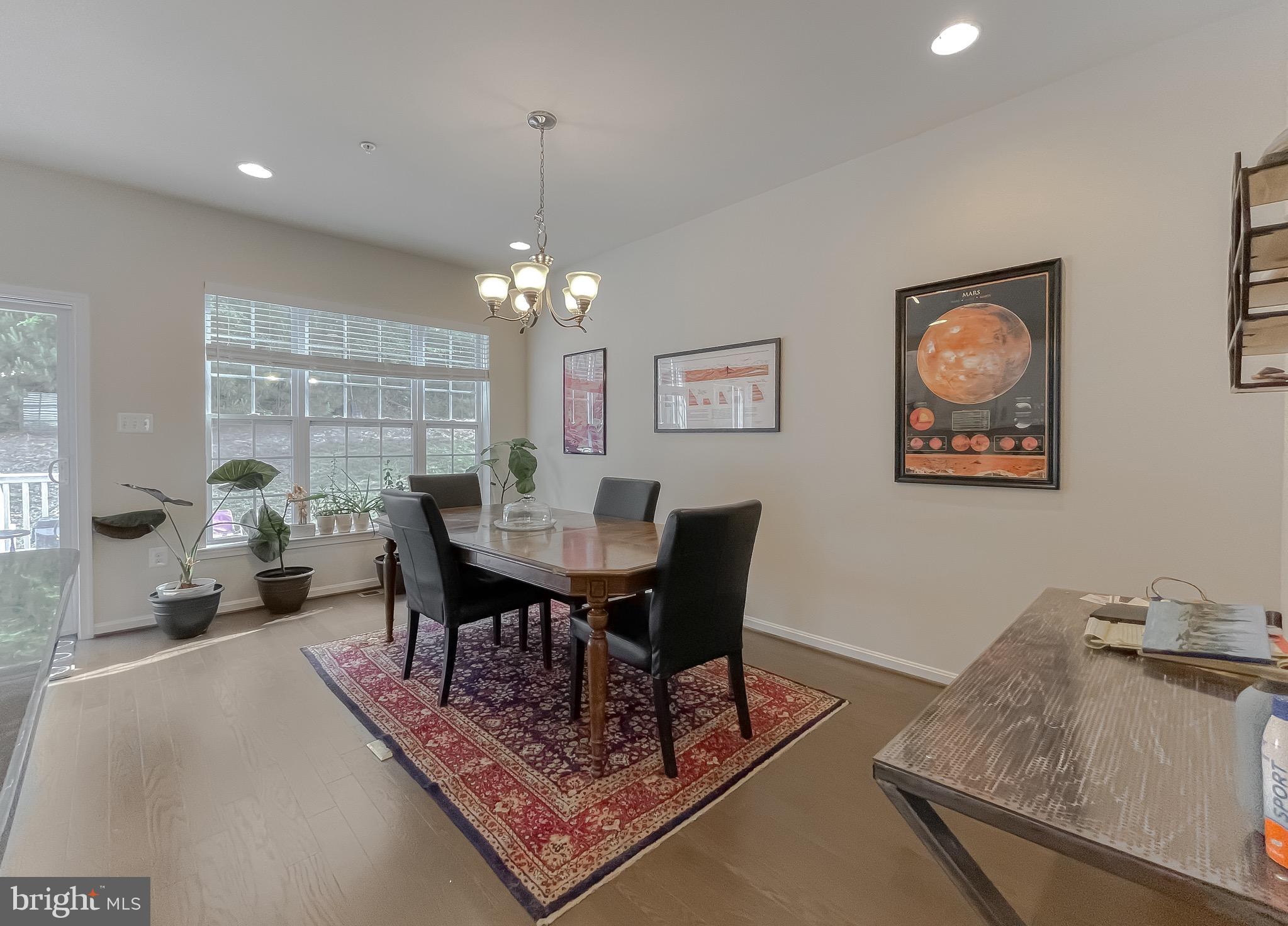 ELIZABETH HILLS PHASE 1 - Residential Lease