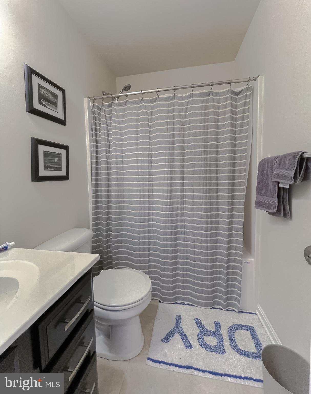 ELIZABETH HILLS PHASE 1 - Residential Lease