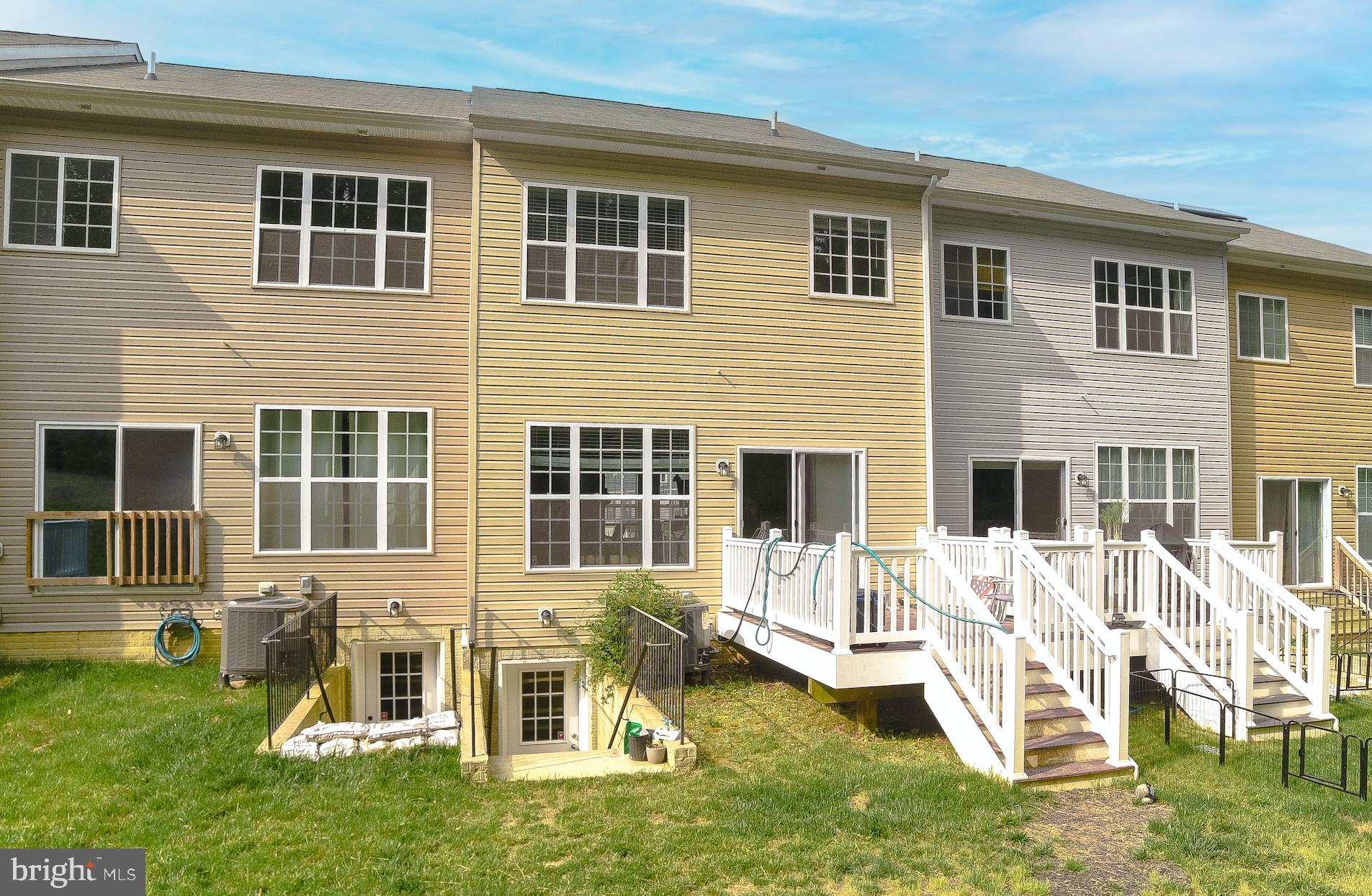 ELIZABETH HILLS PHASE 1 - Residential Lease