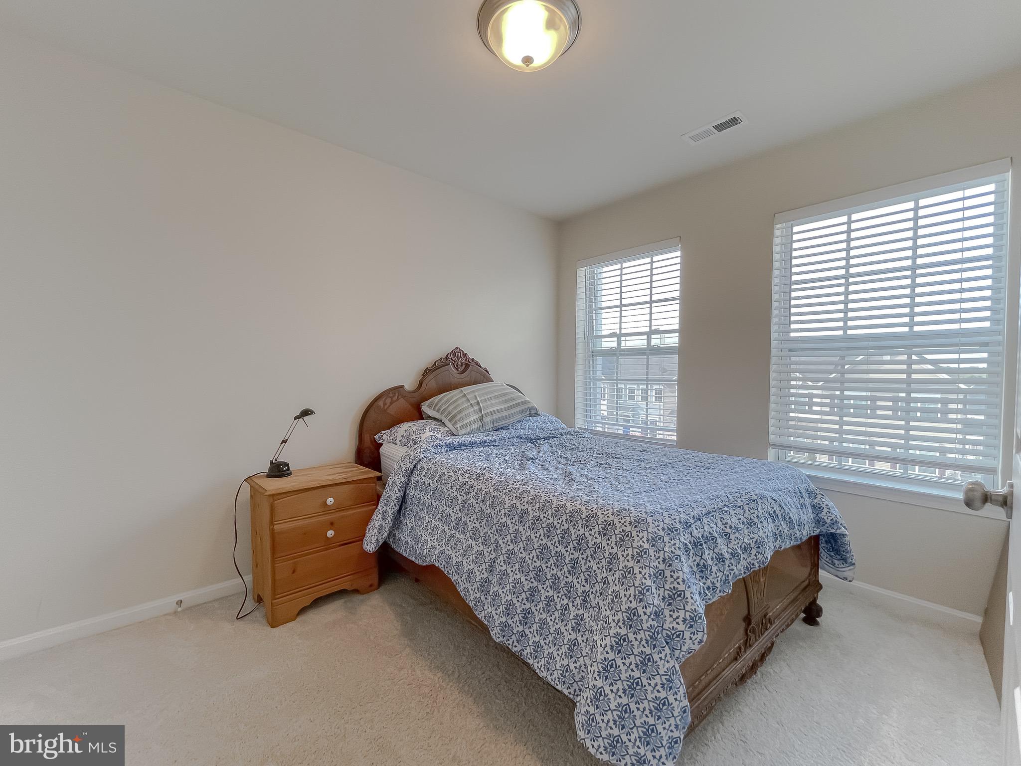 ELIZABETH HILLS PHASE 1 - Residential Lease