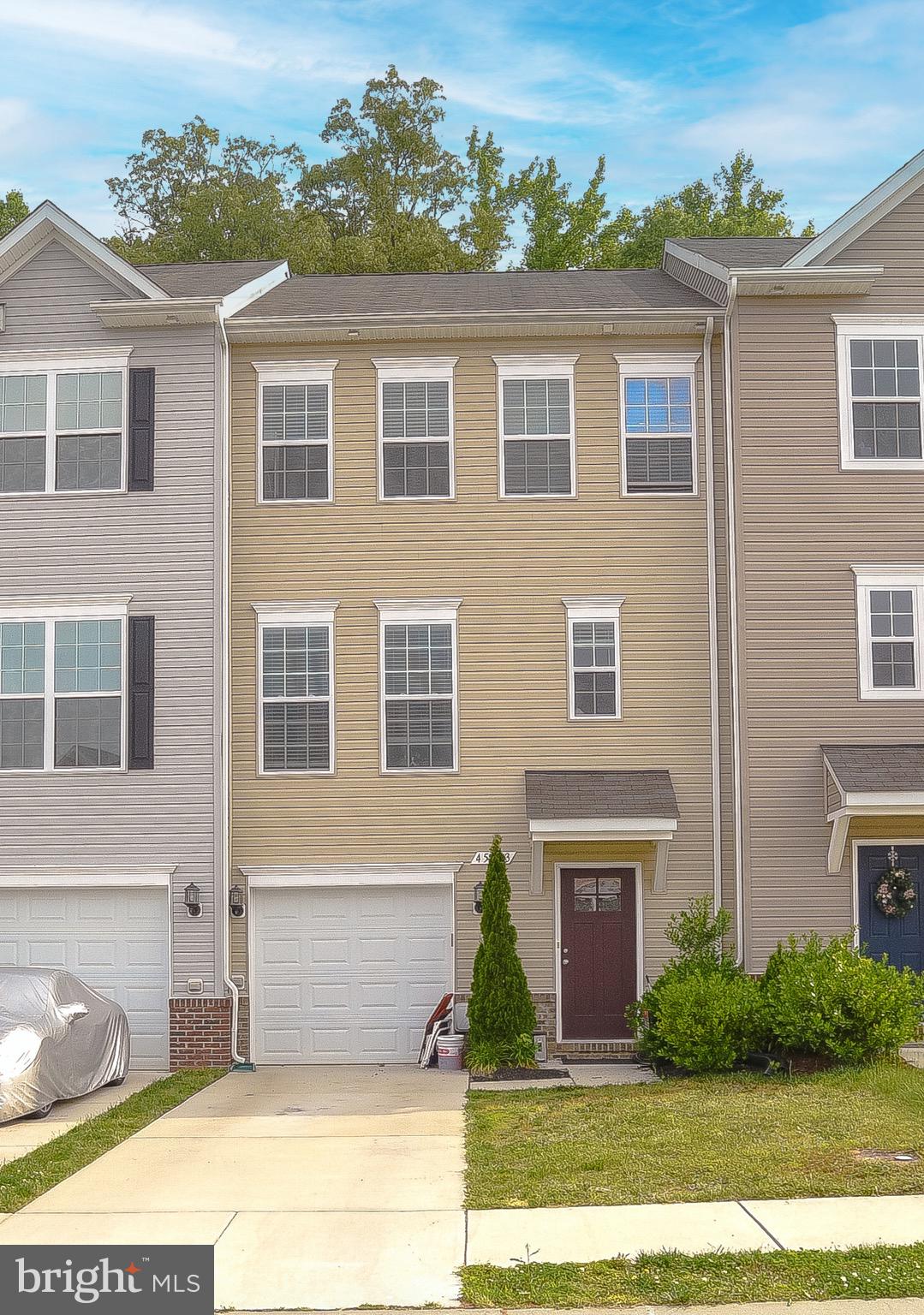 ELIZABETH HILLS PHASE 1 - Residential Lease