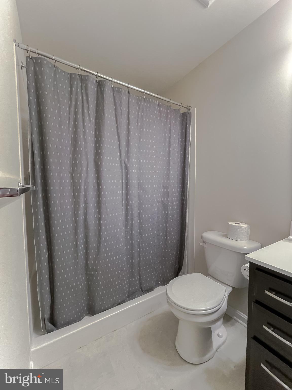 ELIZABETH HILLS PHASE 1 - Residential Lease