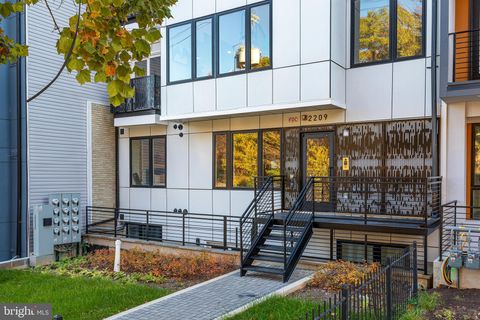 2209 M STREET NE 3 WASHINGTON DC 20002