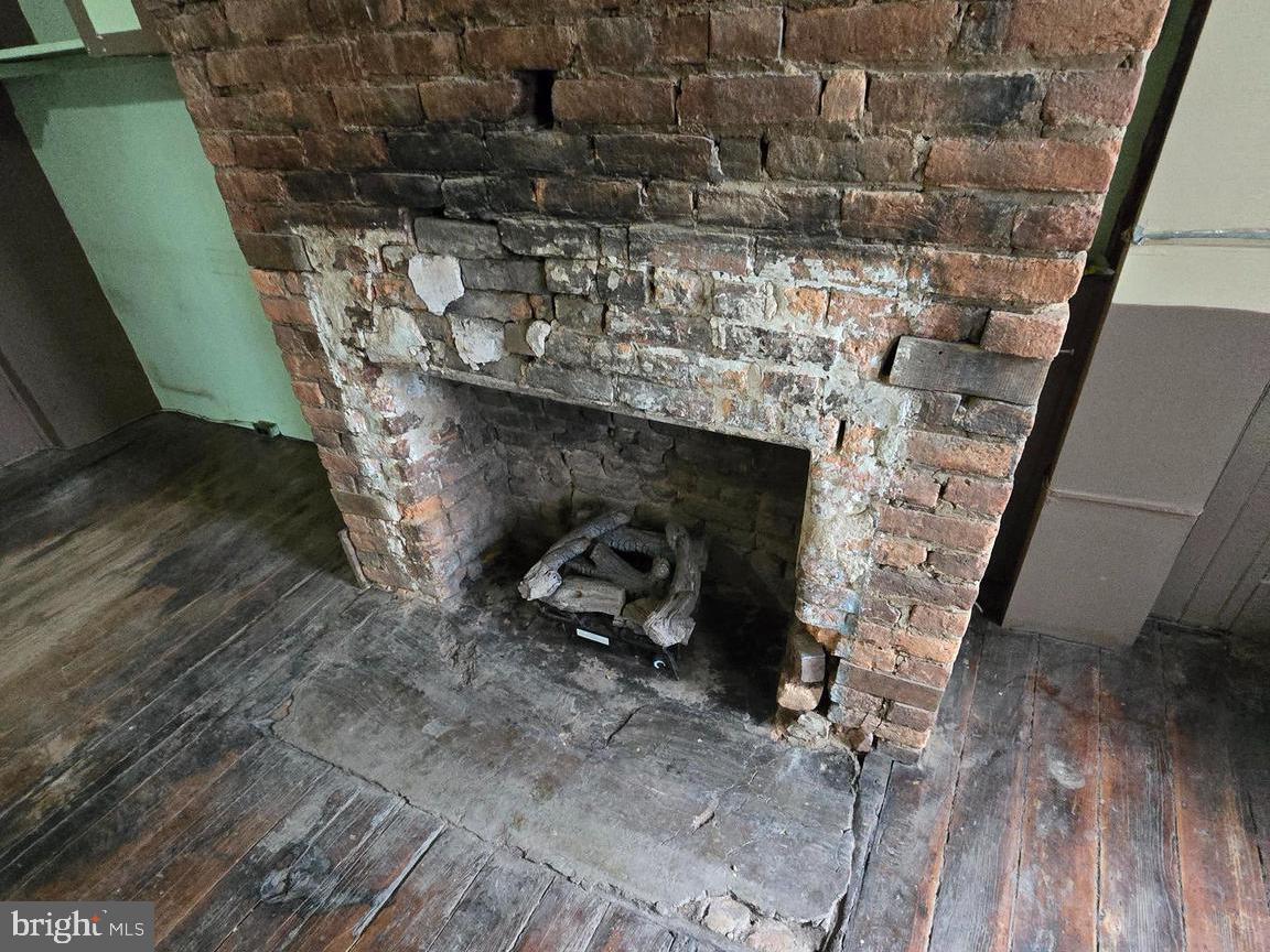 TOWN OF HEDGESVILLE - Residential