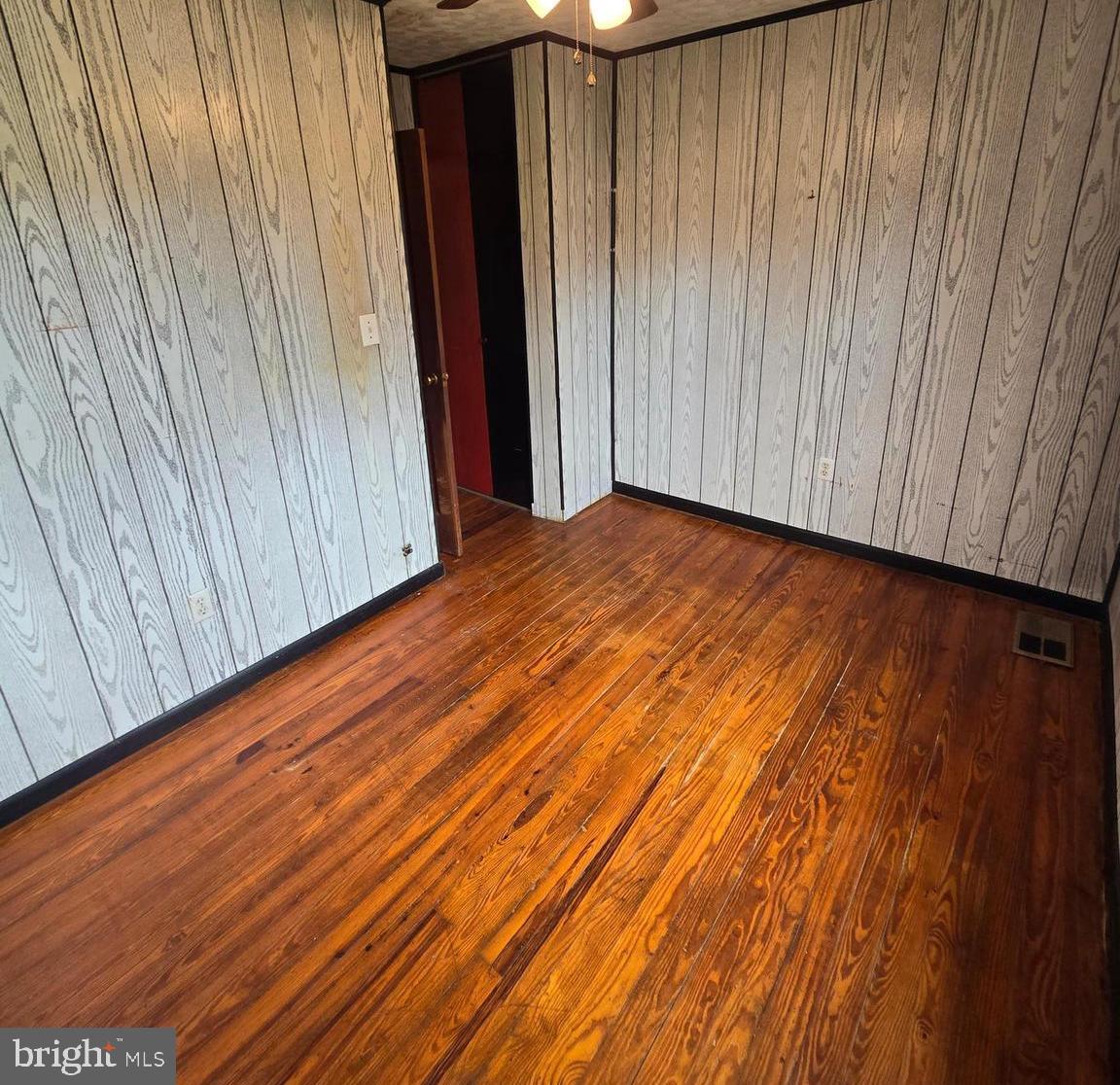 TOWN OF HEDGESVILLE - Residential