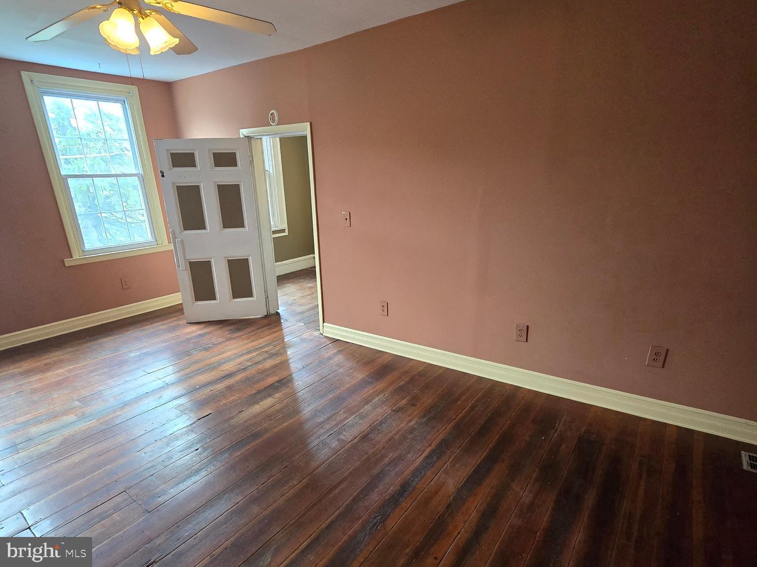 TOWN OF HEDGESVILLE - Residential