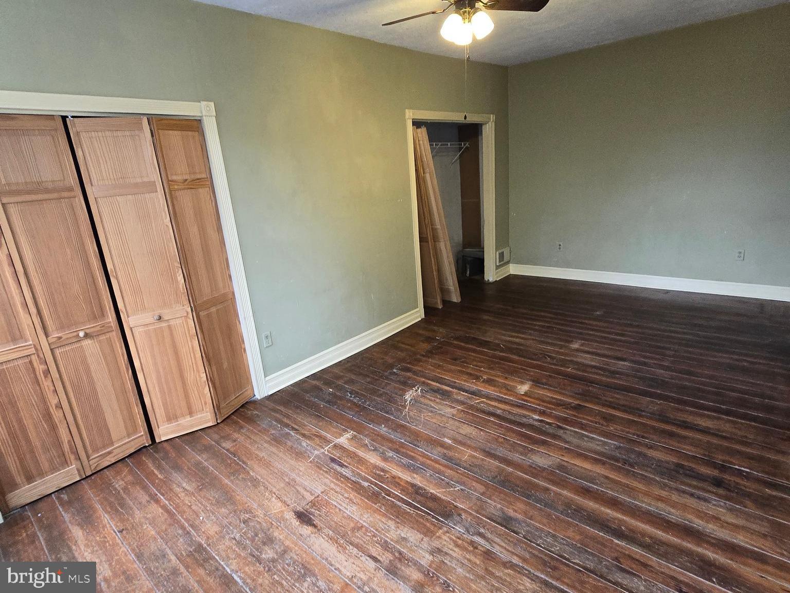 TOWN OF HEDGESVILLE - Residential