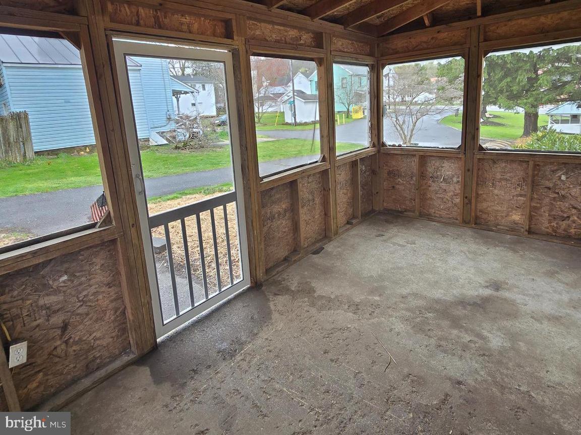 TOWN OF HEDGESVILLE - Residential