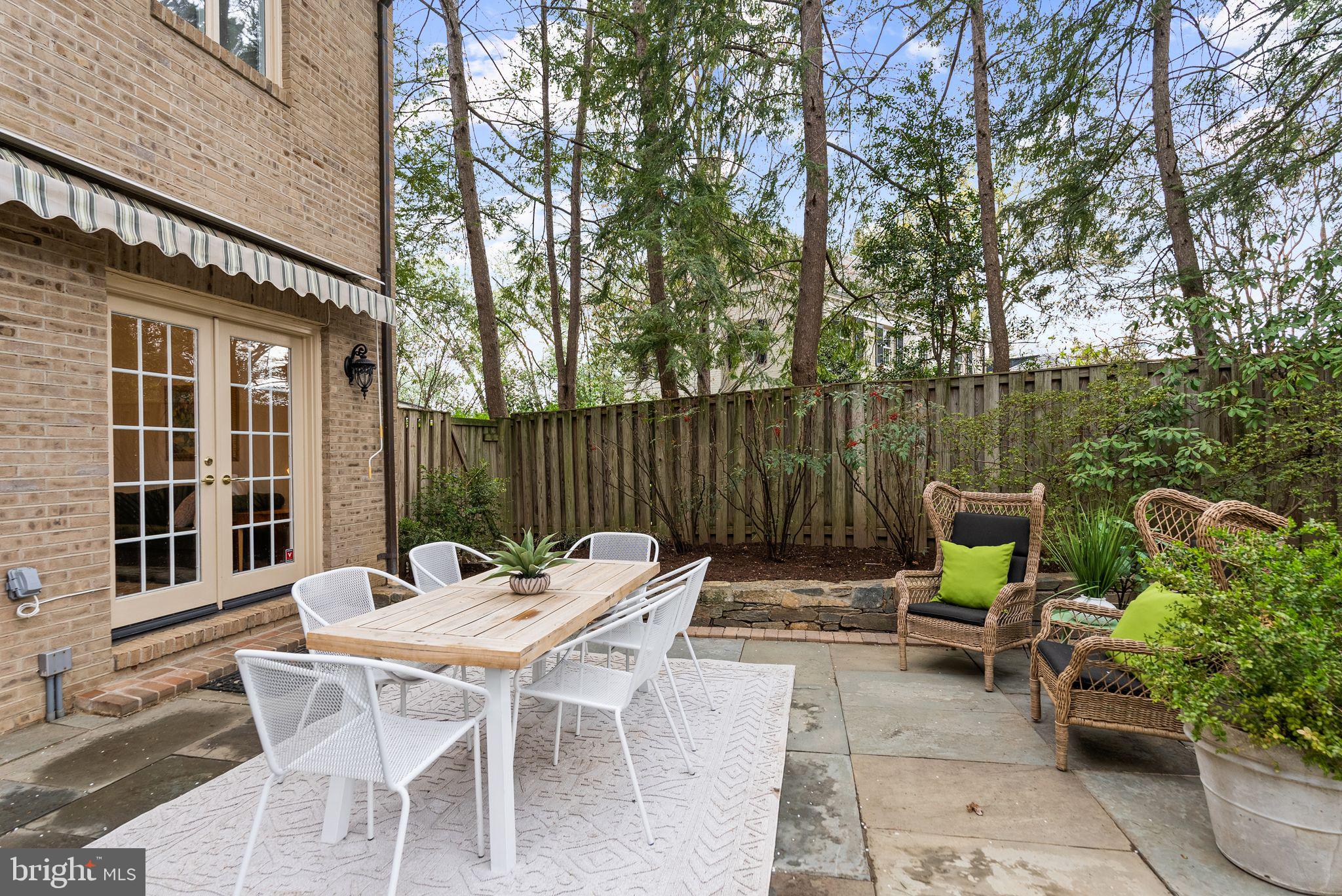 FOXHALL - Residential