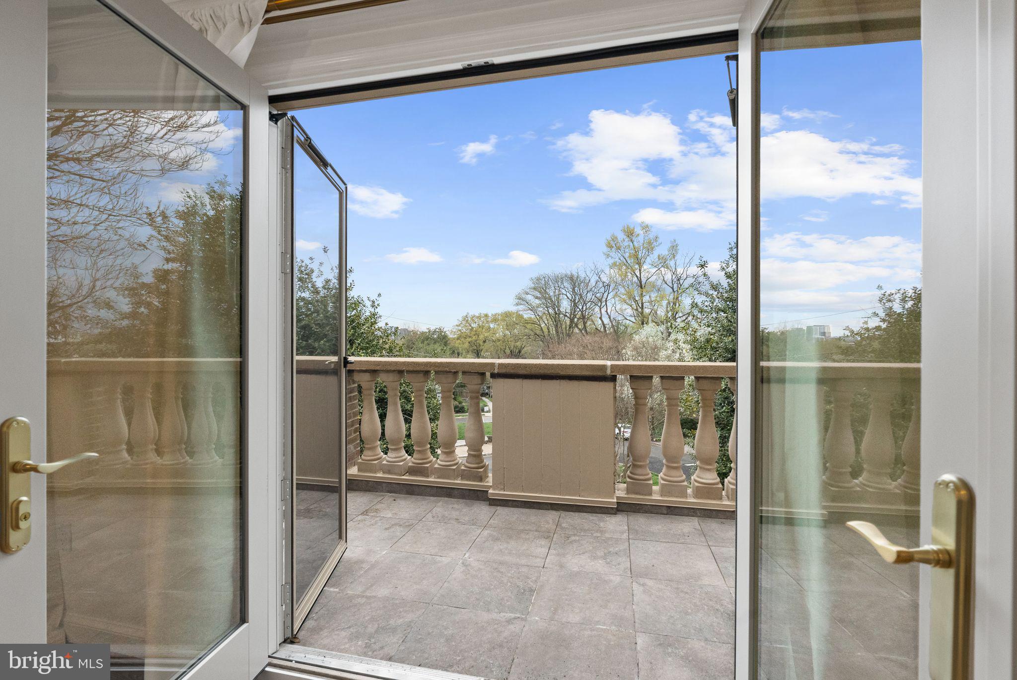 FOXHALL - Residential