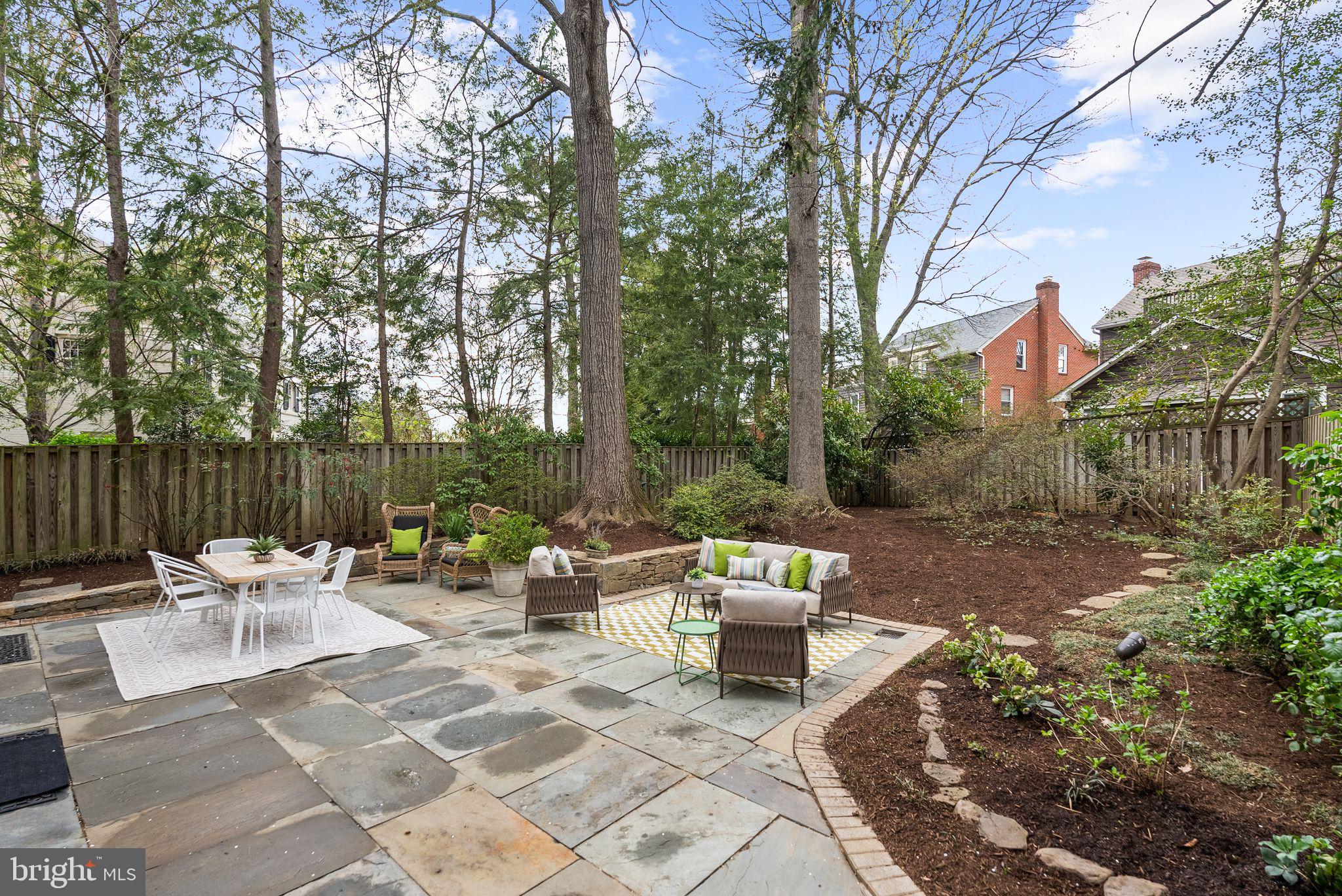 FOXHALL - Residential