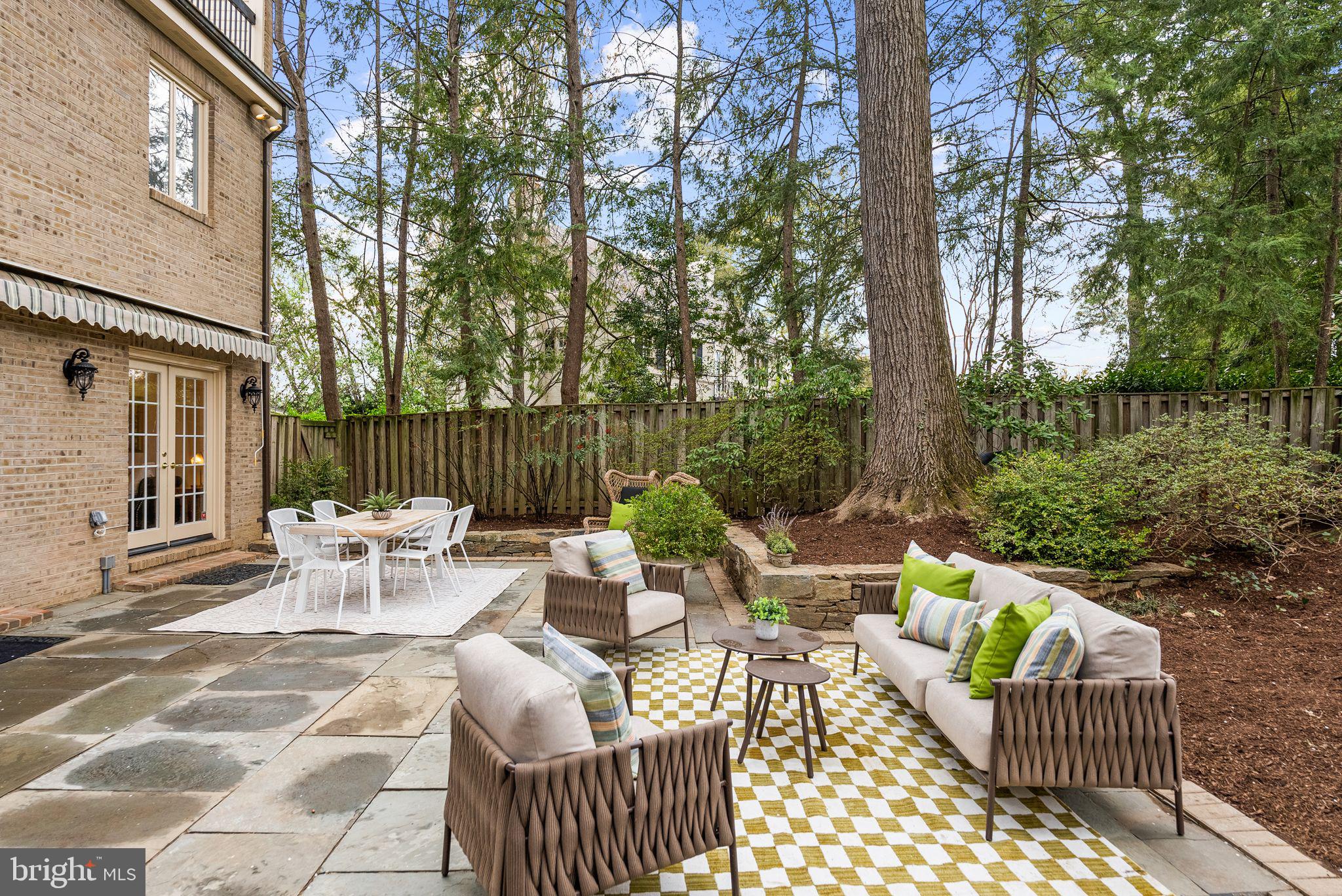 FOXHALL - Residential