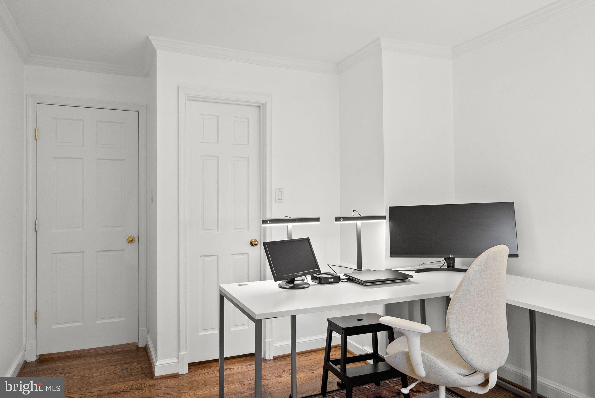 FOXHALL - Residential