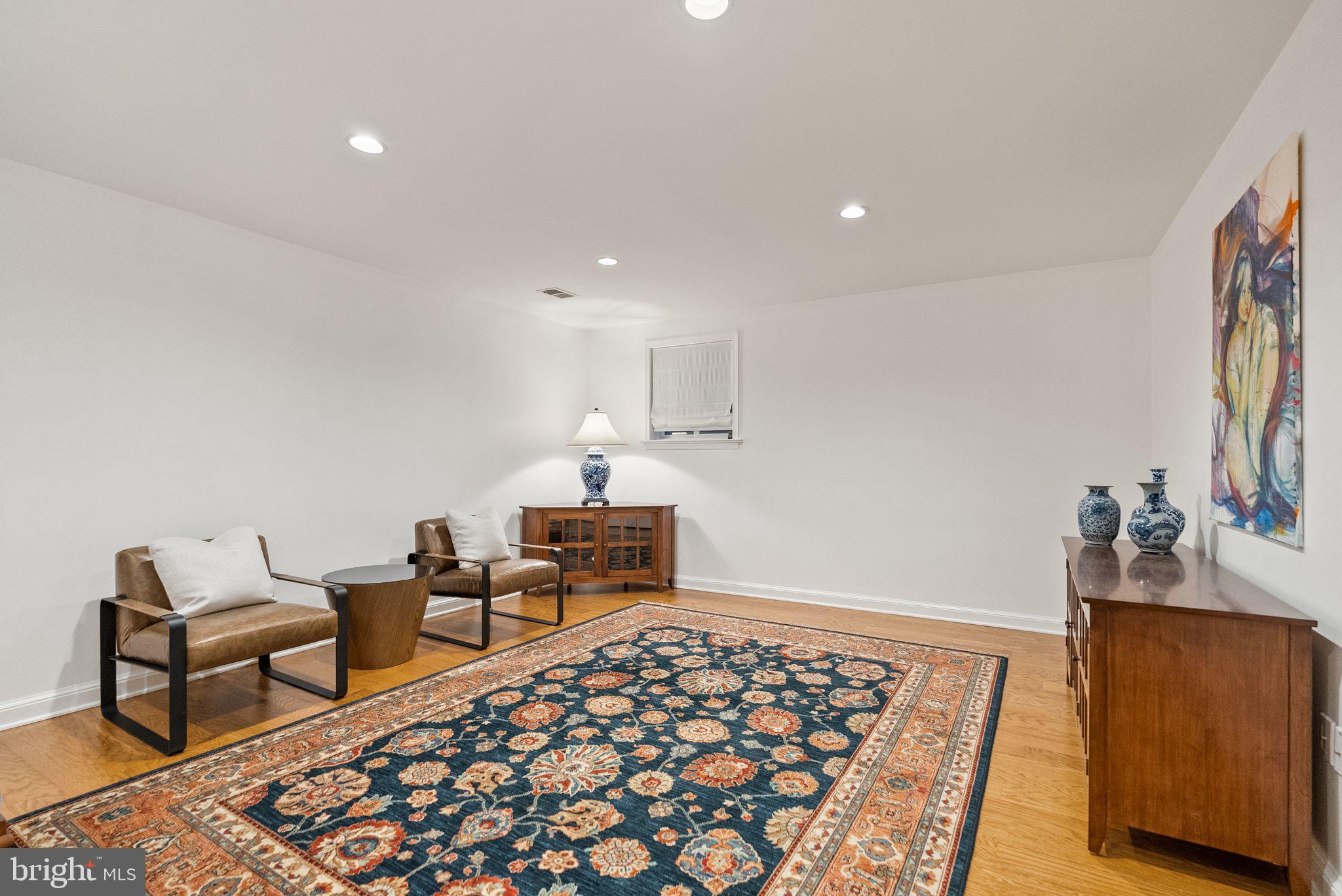 FOXHALL - Residential