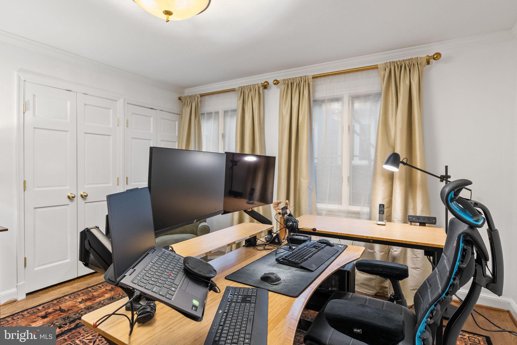 FOXHALL - Residential