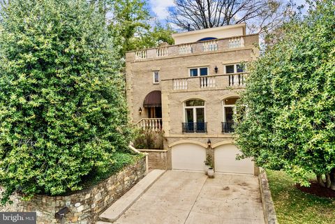 Photo of 4613 Charleston Terrace NW, WASHINGTON, DC 20007 (MLS # DCDC2252196)