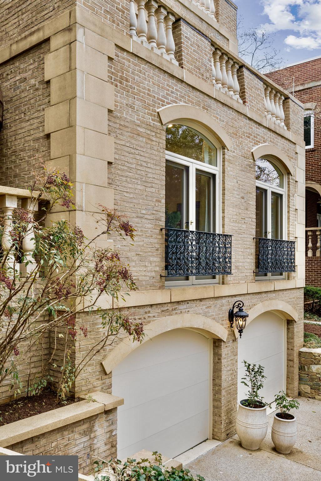 4613 CHARLESTON TERRACE NW