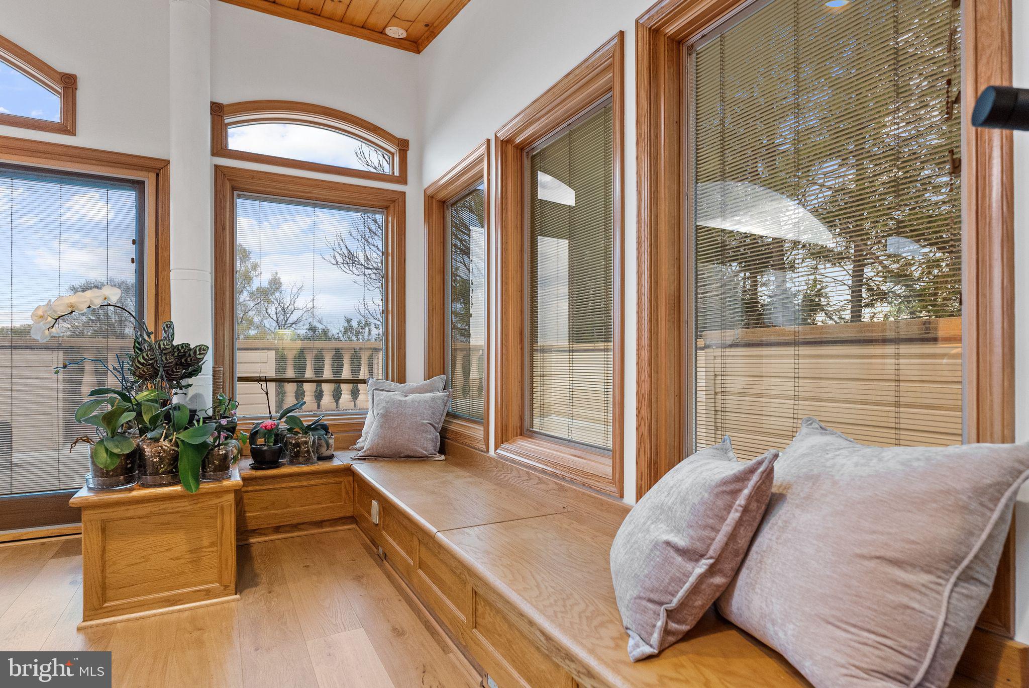 FOXHALL - Residential