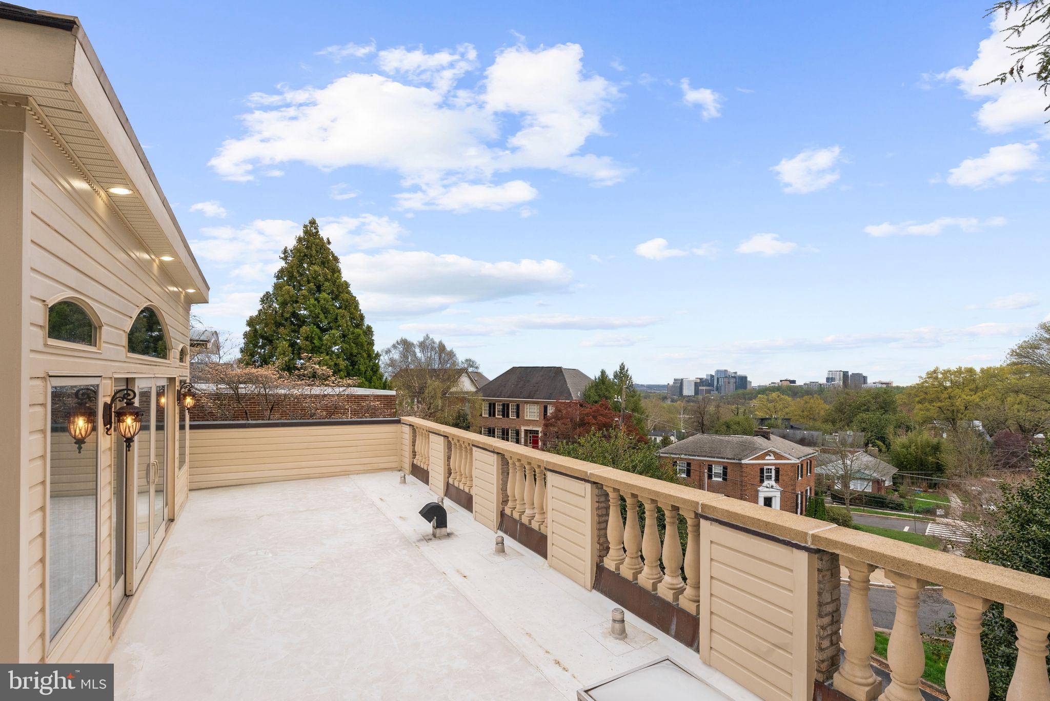 FOXHALL - Residential
