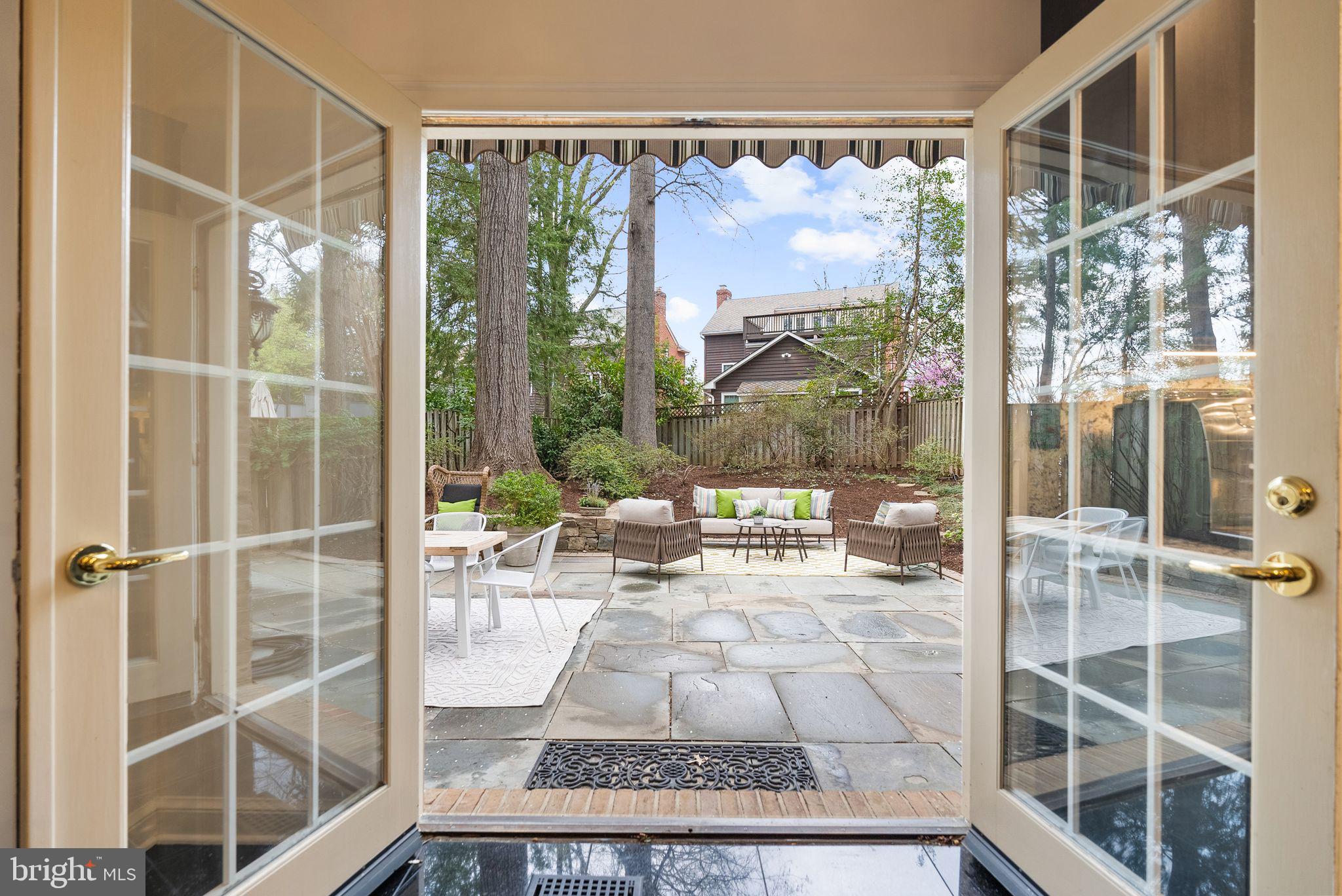 FOXHALL - Residential