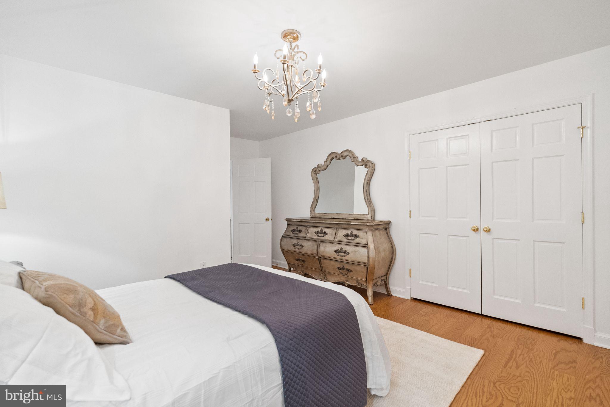 FOXHALL - Residential