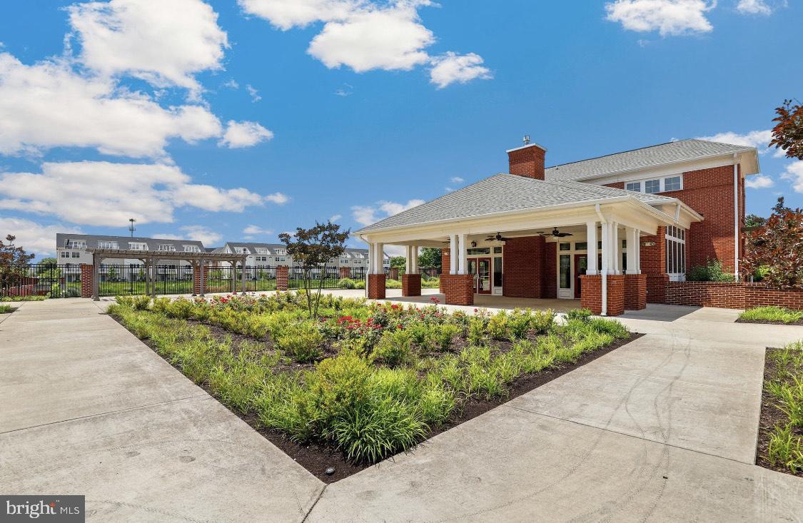 BRICK YARD STATION - Residential