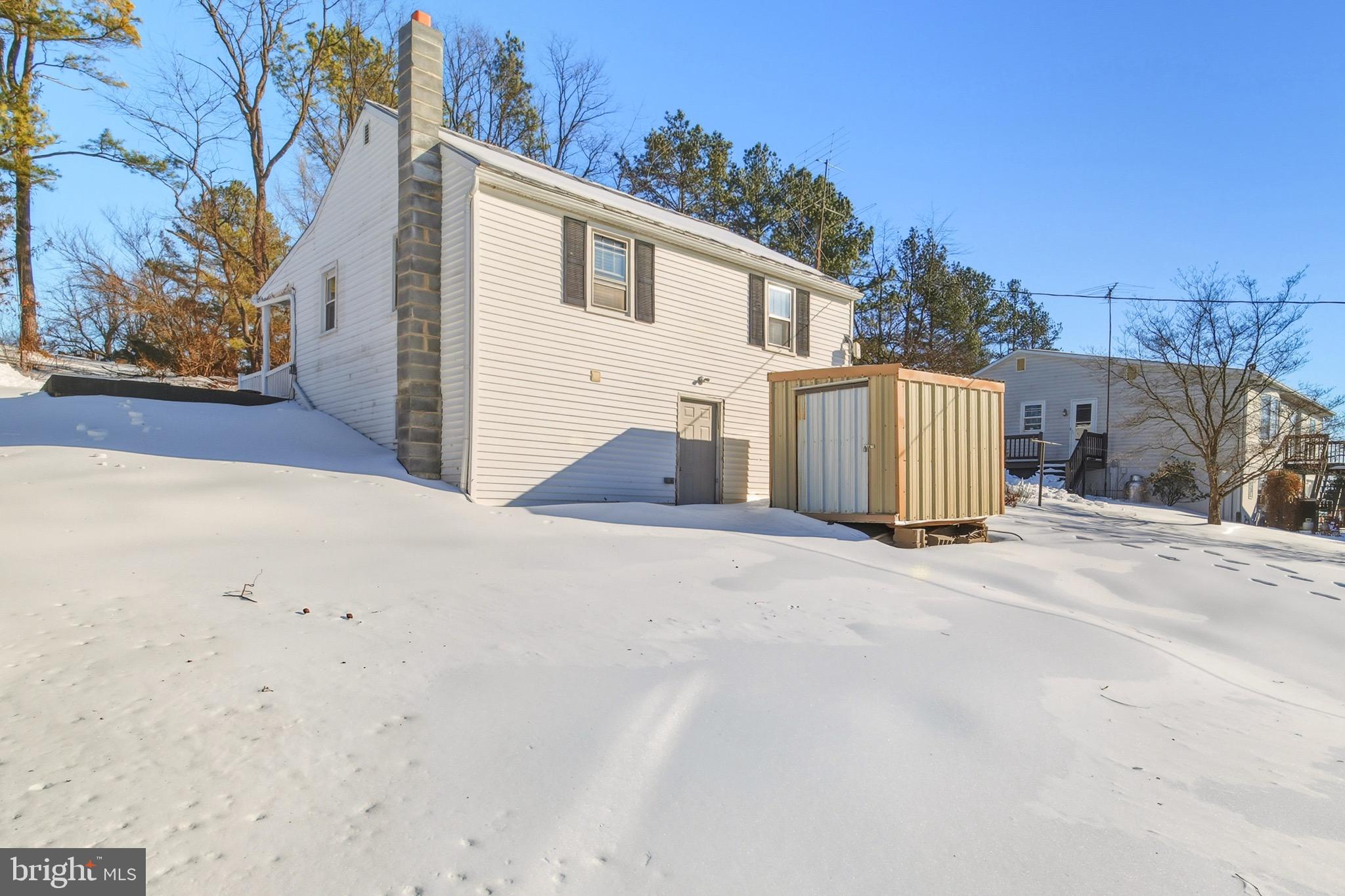 353 TURKEY KNOB ROAD