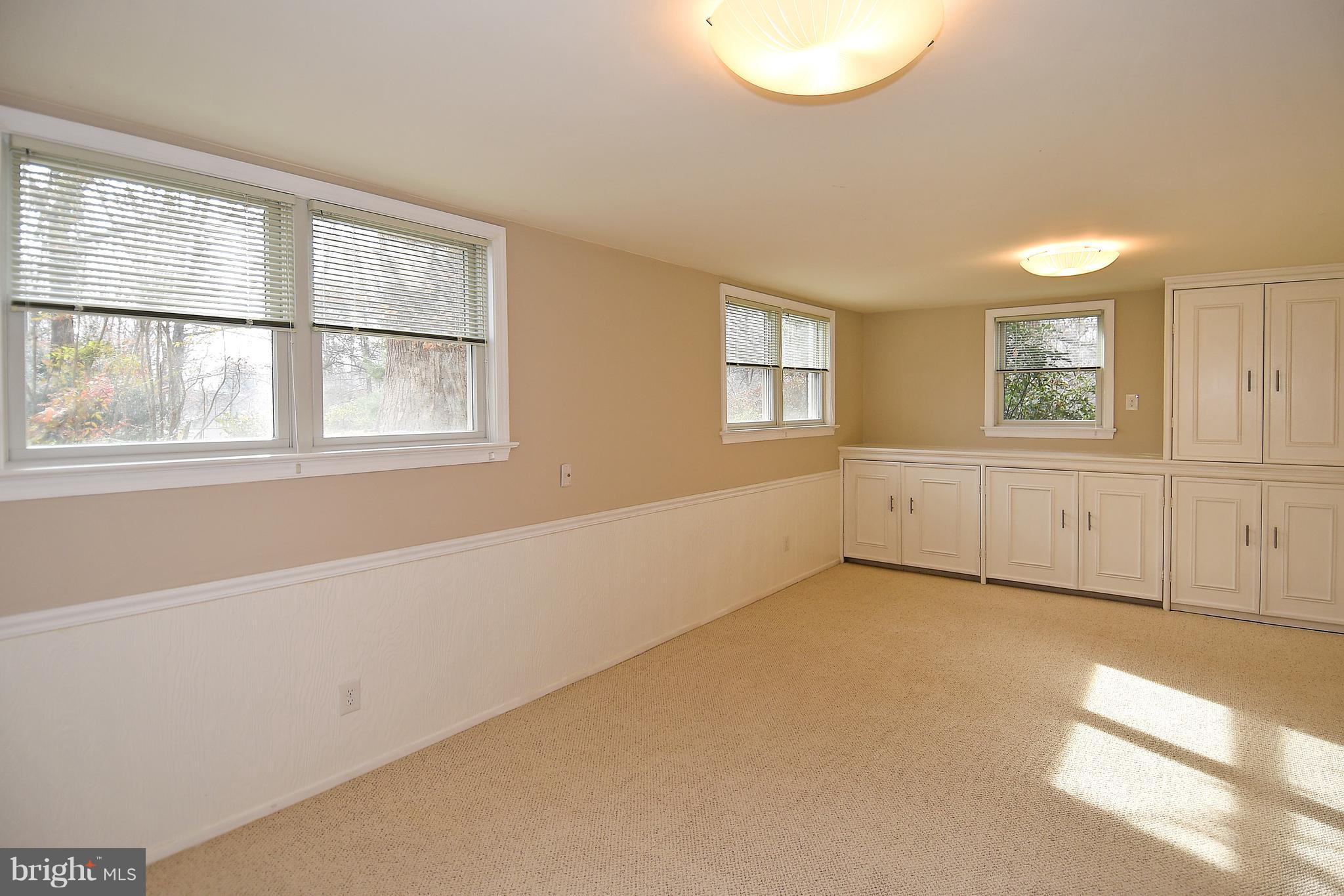 LAKE BARCROFT - Residential Lease