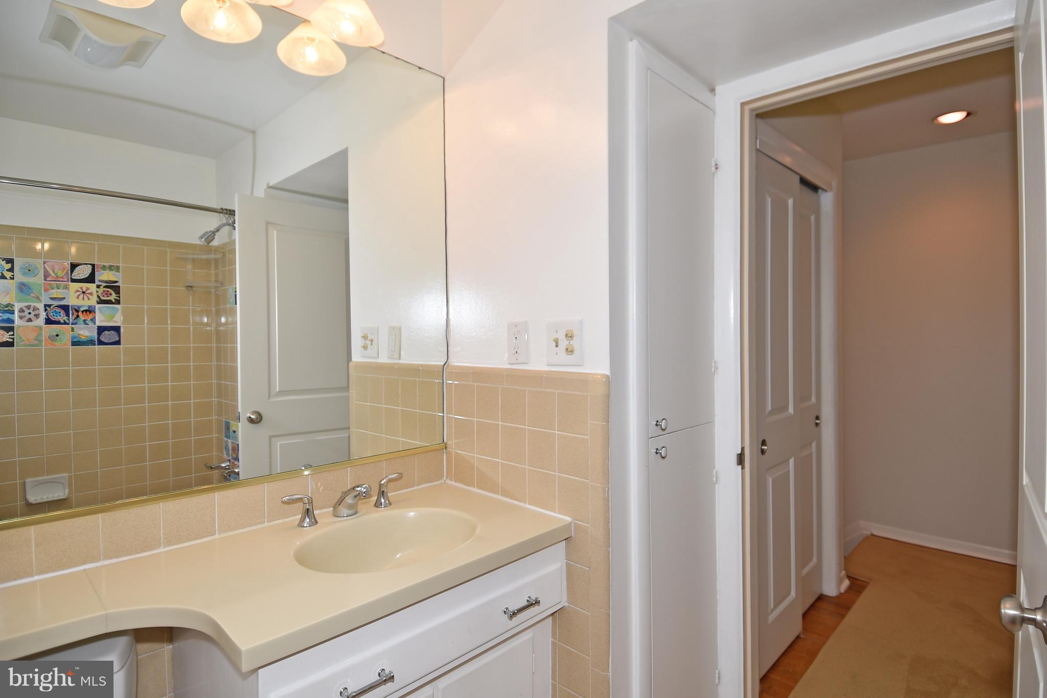 LAKE BARCROFT - Residential Lease