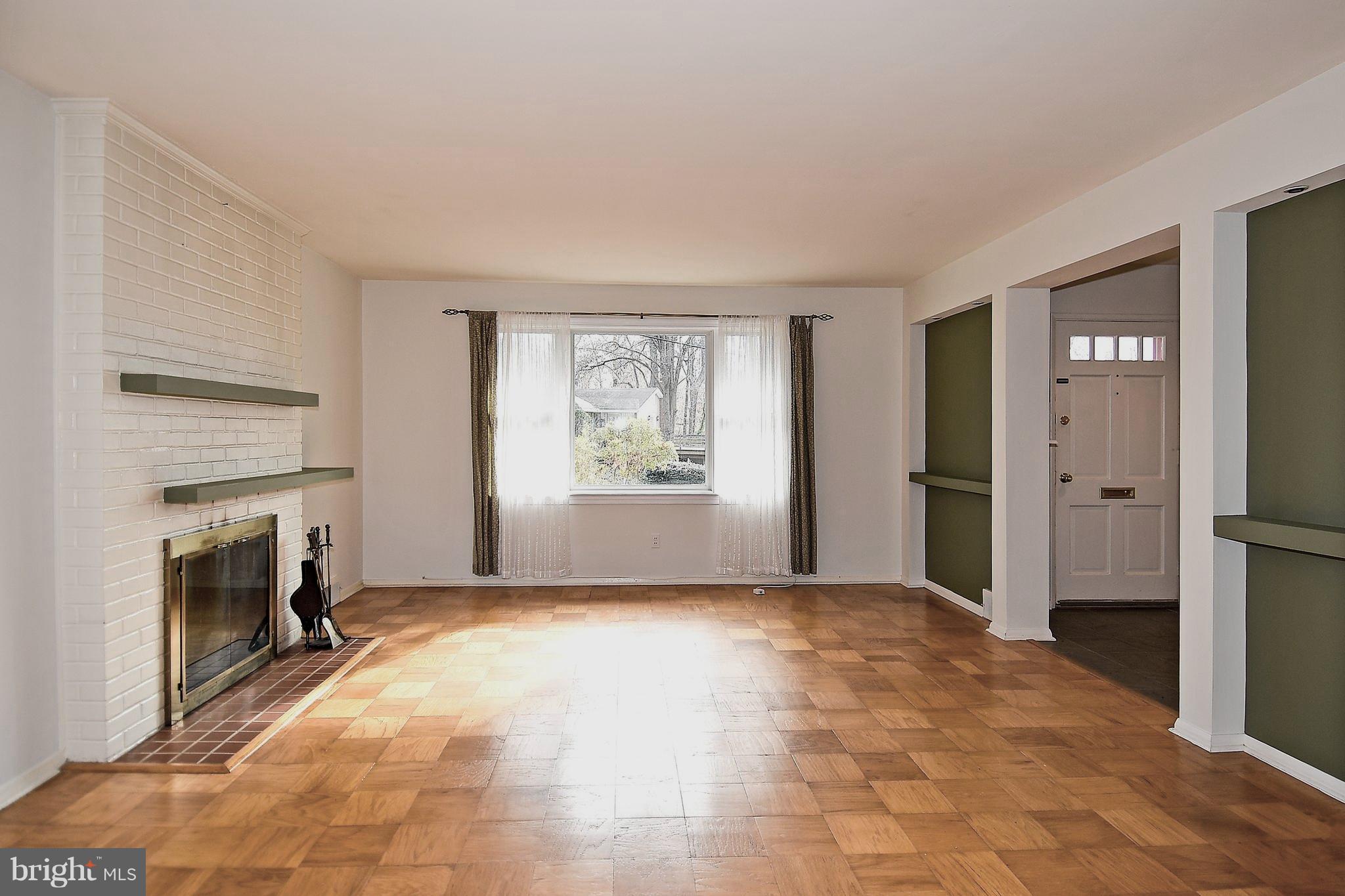 LAKE BARCROFT - Residential Lease