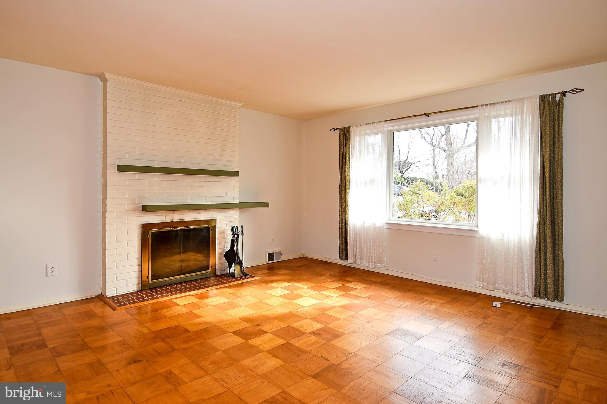 LAKE BARCROFT - Residential Lease