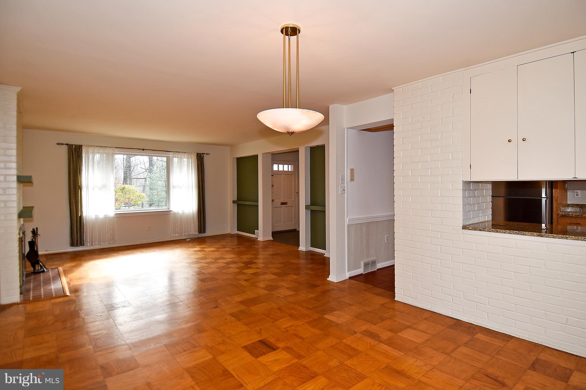 LAKE BARCROFT - Residential Lease